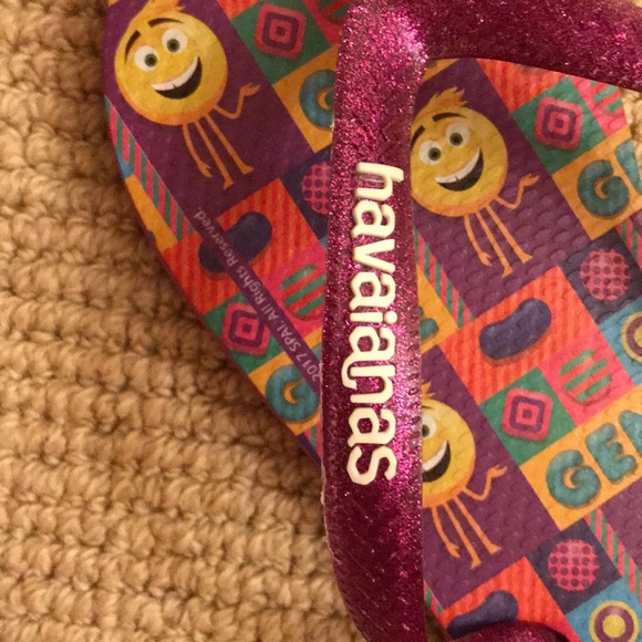 Emoji Movie Flip Flops - Picture 4 of 4